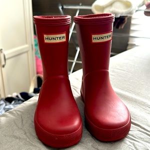Hunter Kids Original Kids' Classic Rain Boot in Red Size 7 us uk6